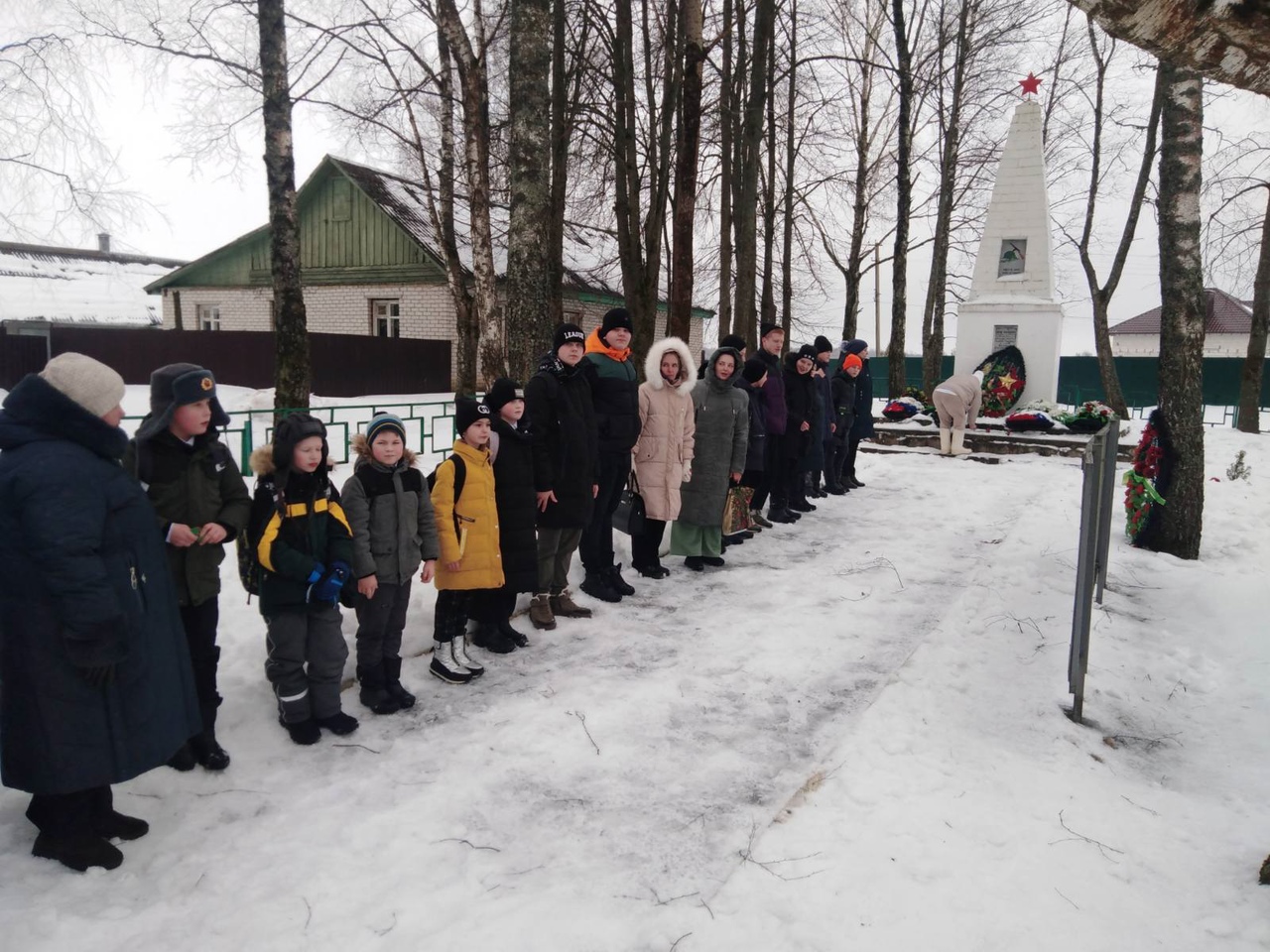 22 февраля 2024 года в д. Моготово прошло возложение цветов к подножию Обелиска Памяти.